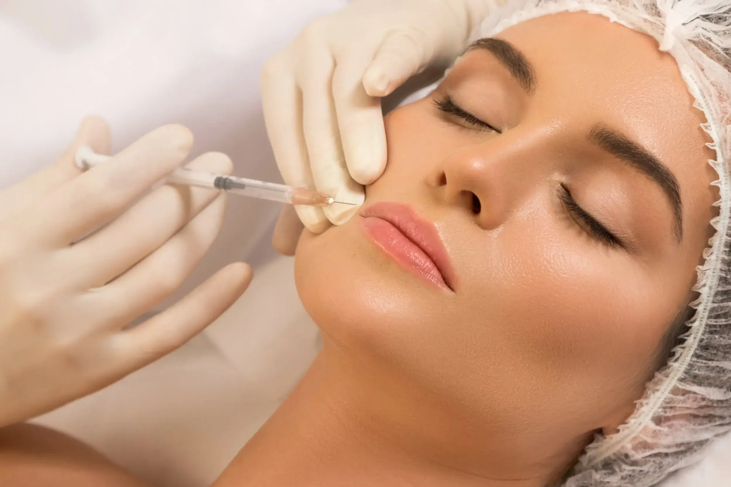 4 Differences Between Botox and Fillers